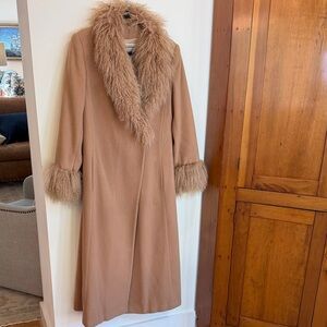 Rare Vintage Marvin Richards Camel Color 100% Lambswool Coat with Lamb Fur Trim